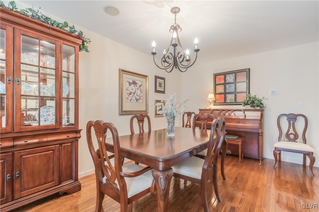 4180 Ross Road Bethlehem, PA 18020 - Photo 4 of 29 diningroom