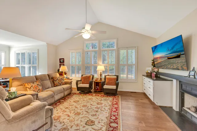 $1,400,000 | 1075 Barfield Street, Daniel Island, SC 29492