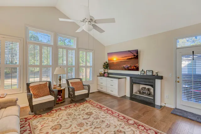 $1,400,000 | 1075 Barfield Street, Daniel Island, SC 29492