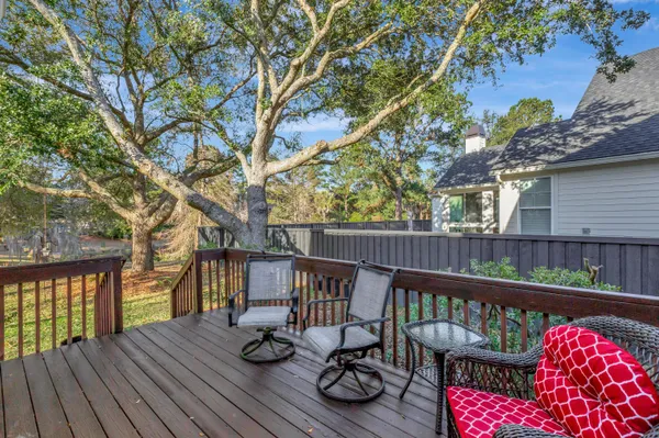 $1,400,000 | 1075 Barfield Street, Daniel Island, SC 29492