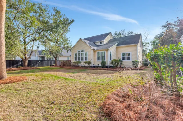 $1,400,000 | 1075 Barfield Street, Daniel Island, SC 29492