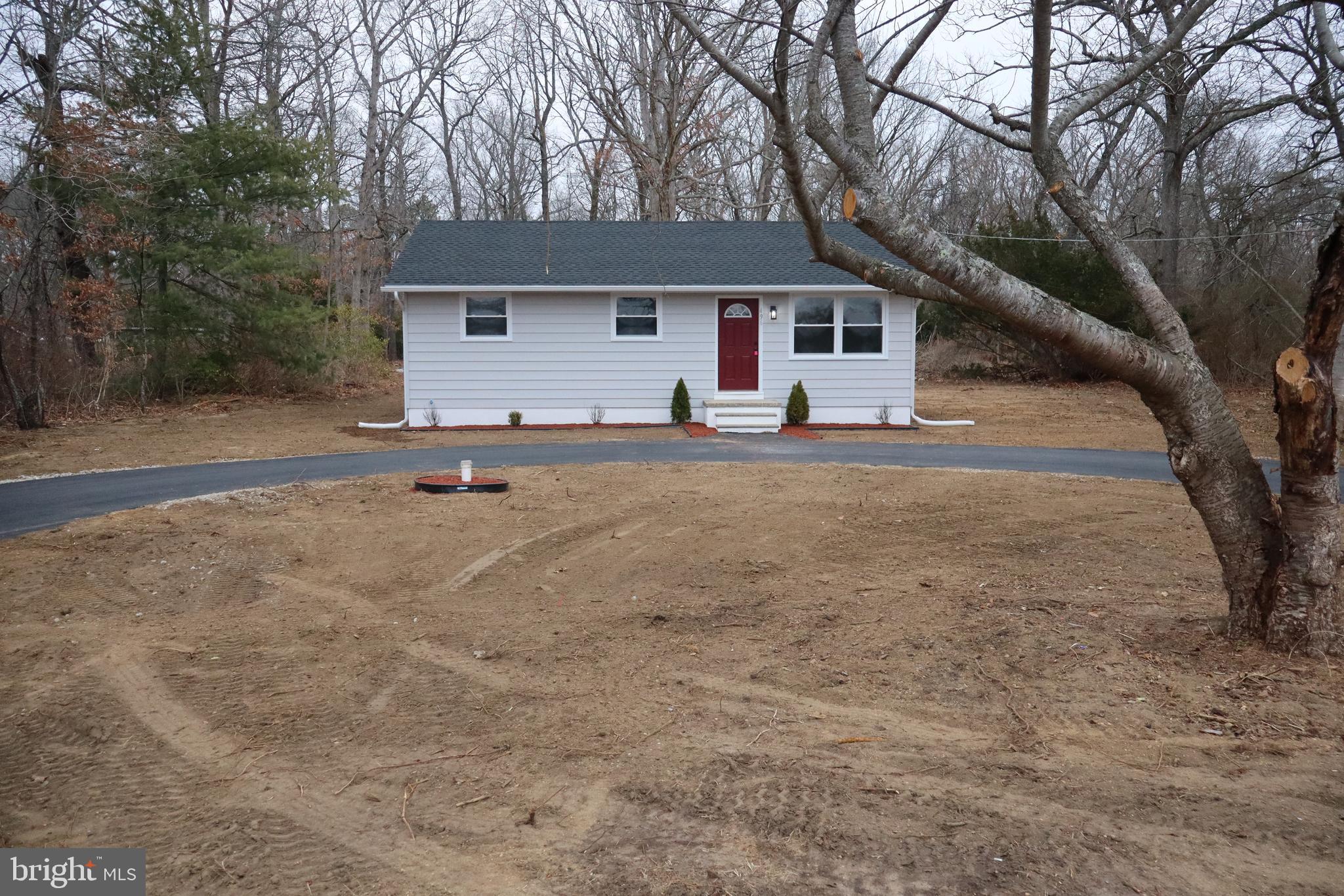 496 Big Oak Road Bridgeton, NJ 08302 - Photo 2 of 31 front view of a house with a yard