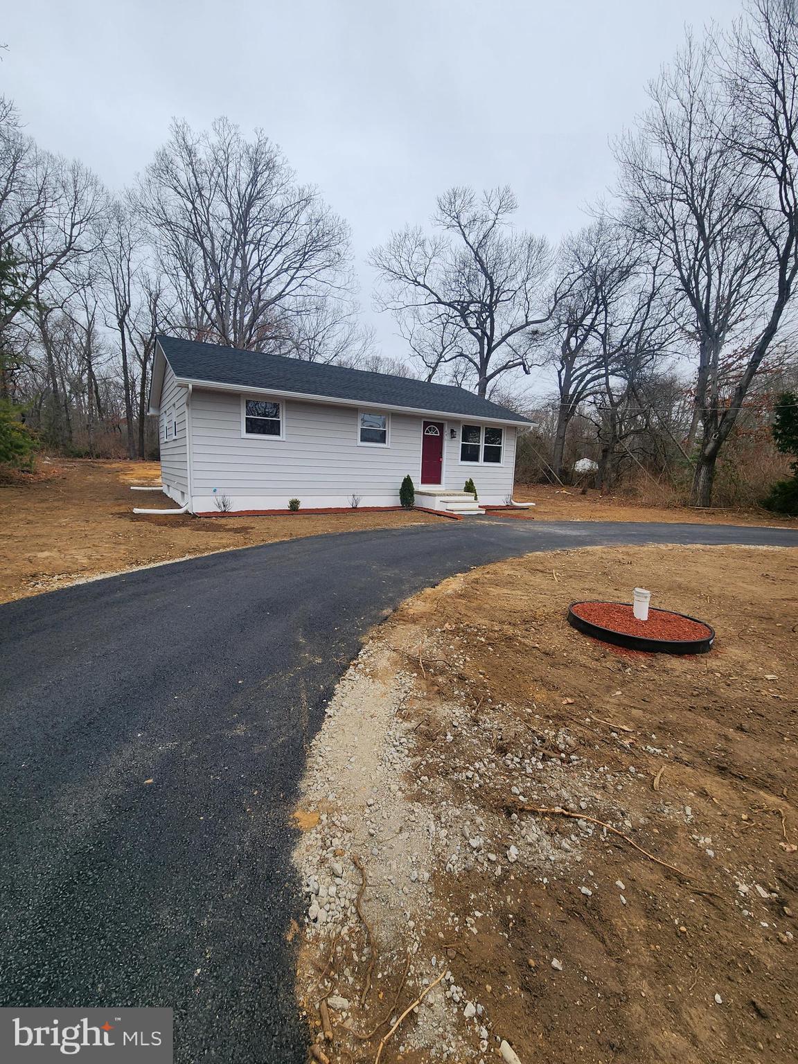 496 Big Oak Road Bridgeton, NJ 08302 - Photo 3 of 31 a front view of a house with yard