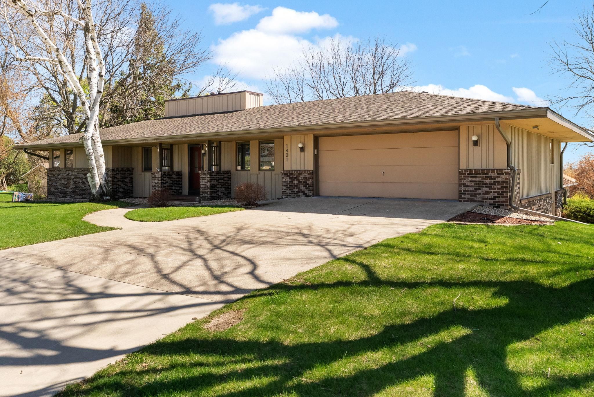 1401 East Garfield Street Mount Horeb, WI 53572 - Photo 1 of 1