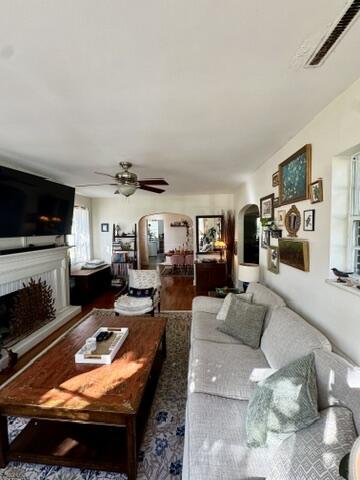 359 Howle Avenue Charleston, SC 29412 - Photo 11 of 30 7B7FFA23-8491-4159-81B0-1ED13FD7A88B_4_5