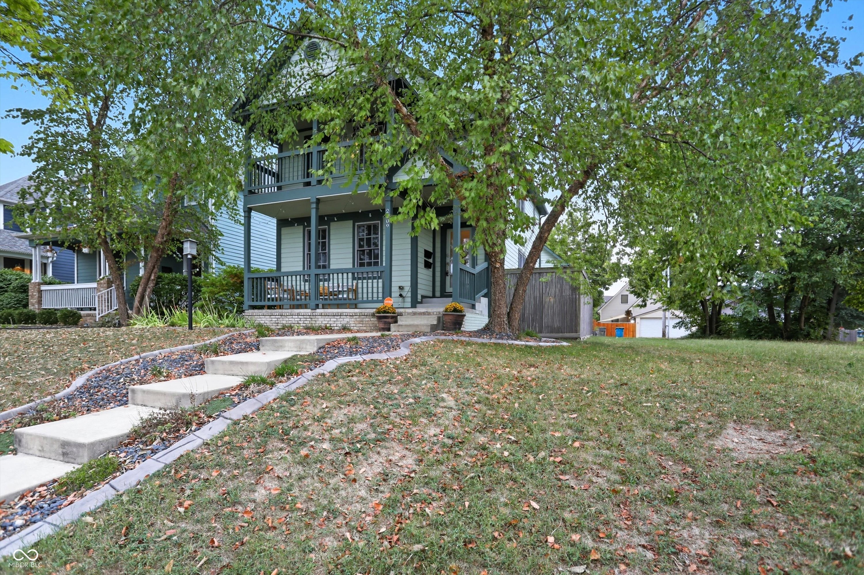 2009 Ruckle Street Indianapolis, IN 46202 - Photo 2 of 95