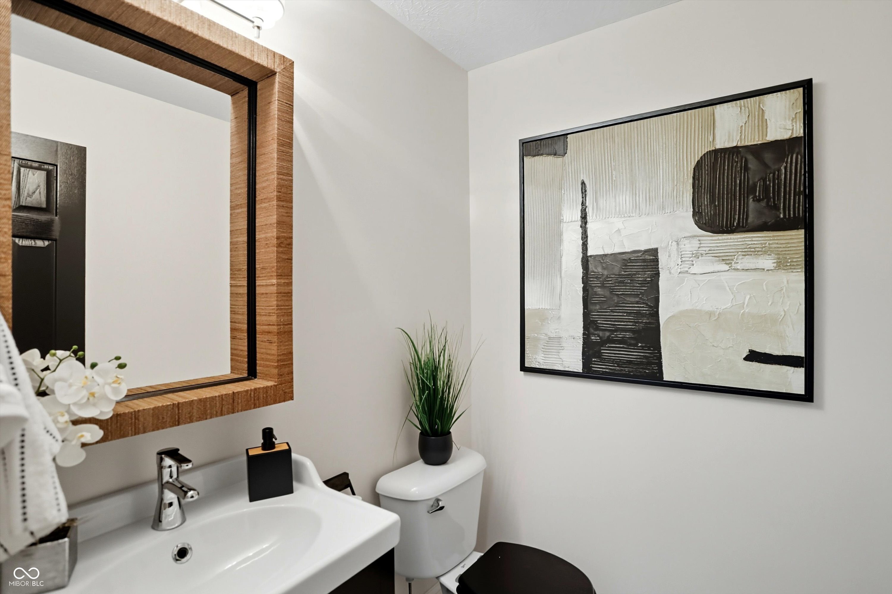 2009 Ruckle Street Indianapolis, IN 46202 - Photo 34 of 95