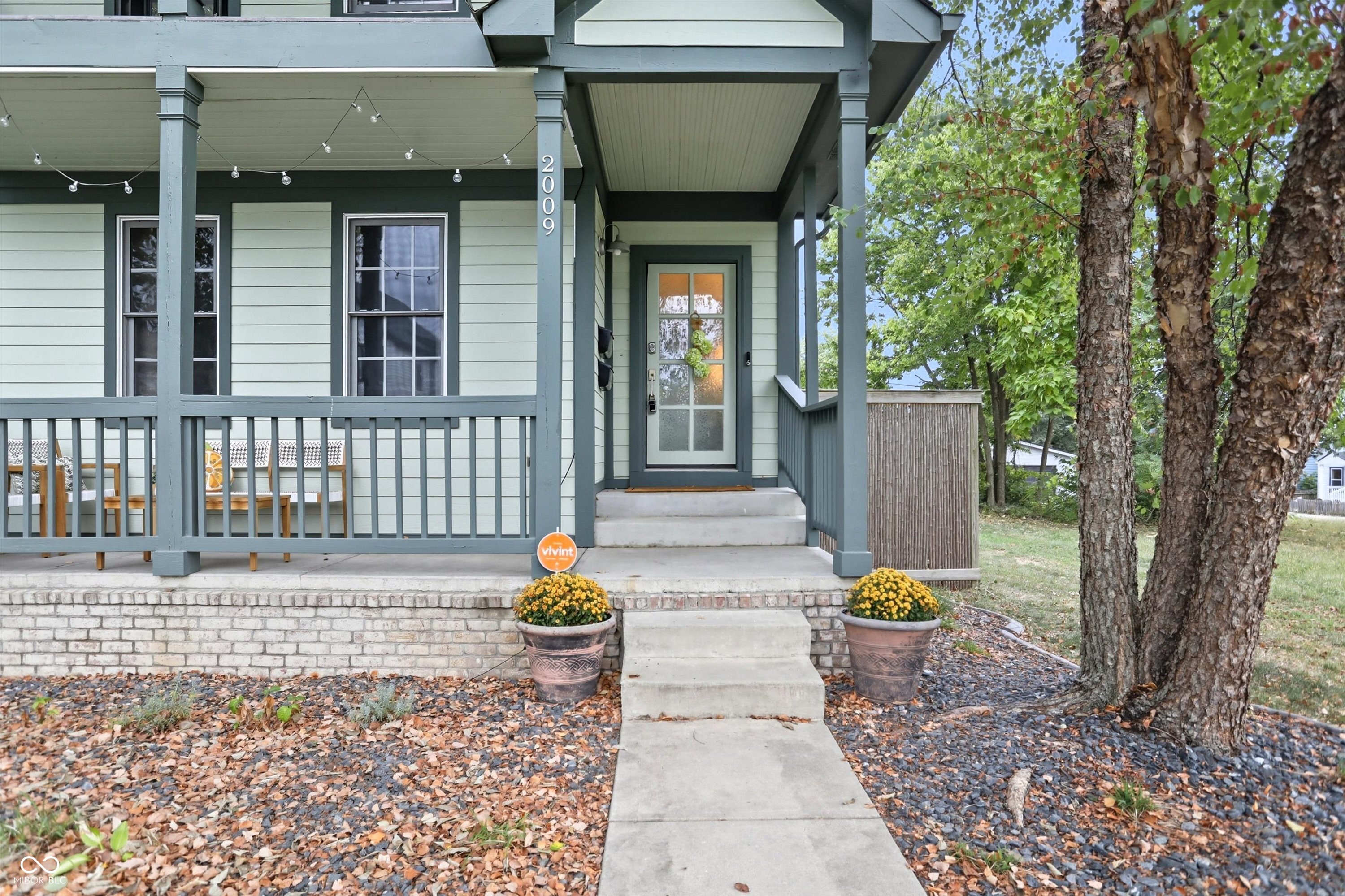 2009 Ruckle Street Indianapolis, IN 46202 - Photo 5 of 95