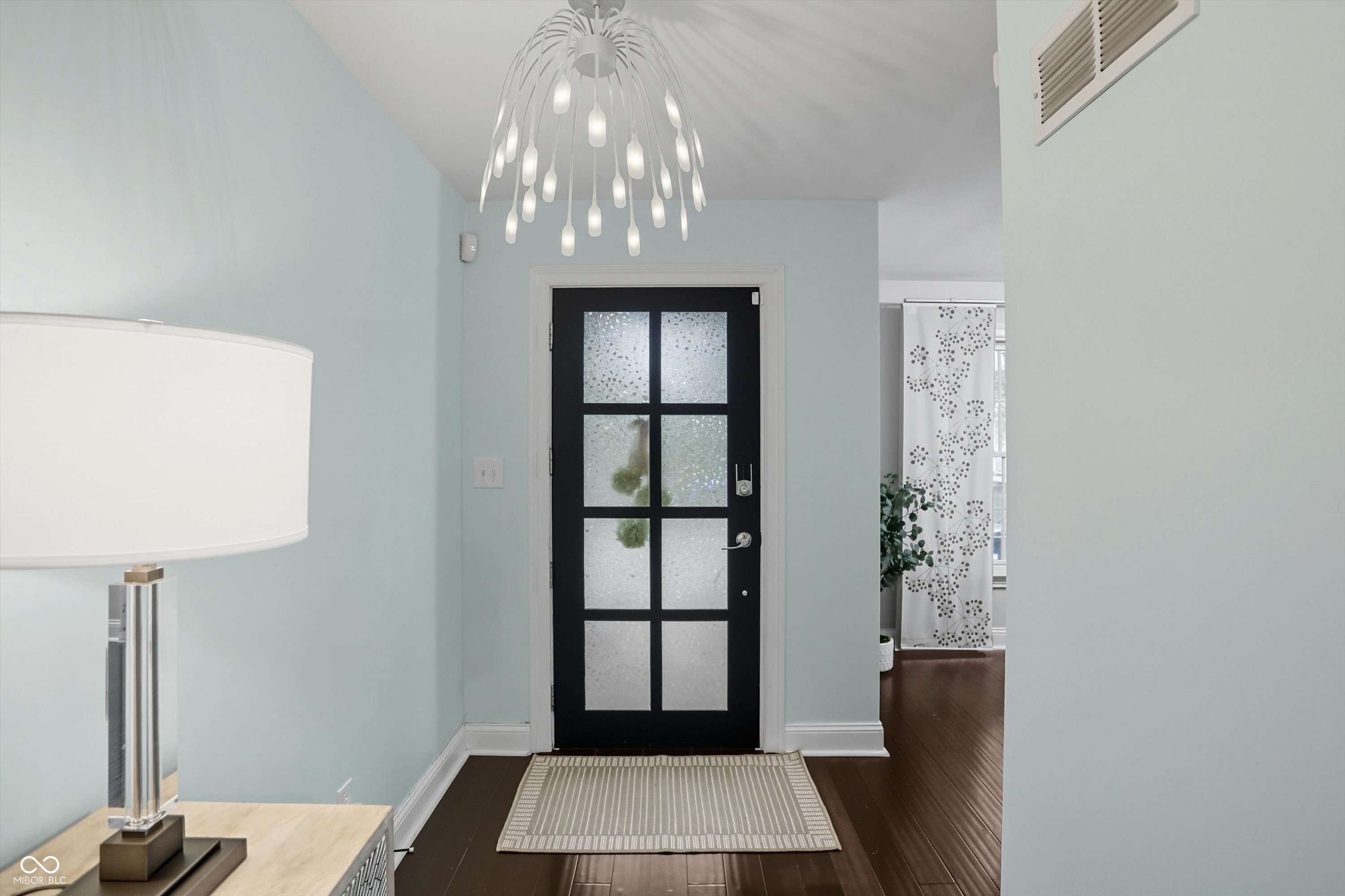 2009 Ruckle Street Indianapolis, IN 46202 - Photo 7 of 95