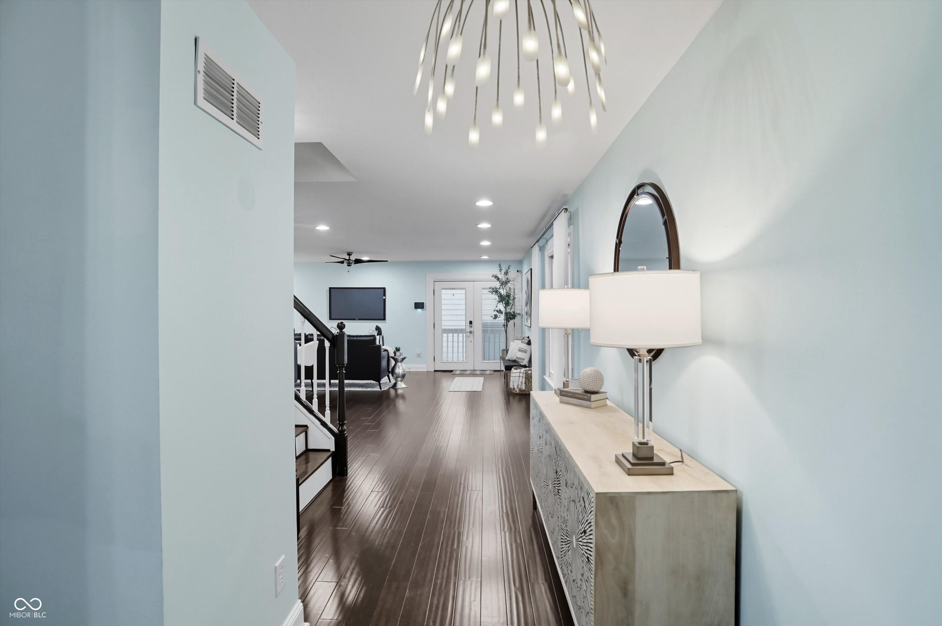 2009 Ruckle Street Indianapolis, IN 46202 - Photo 8 of 95