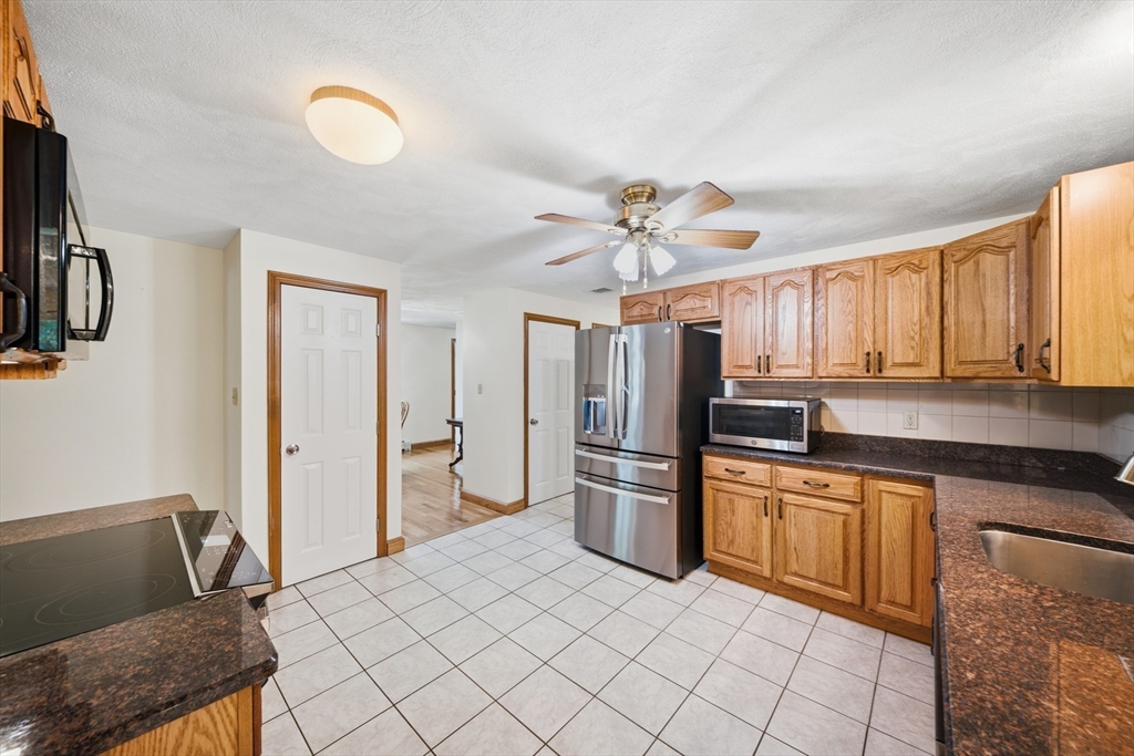 19 Blanchard Road Wilmington, MA 01887 - Photo 16 of 42