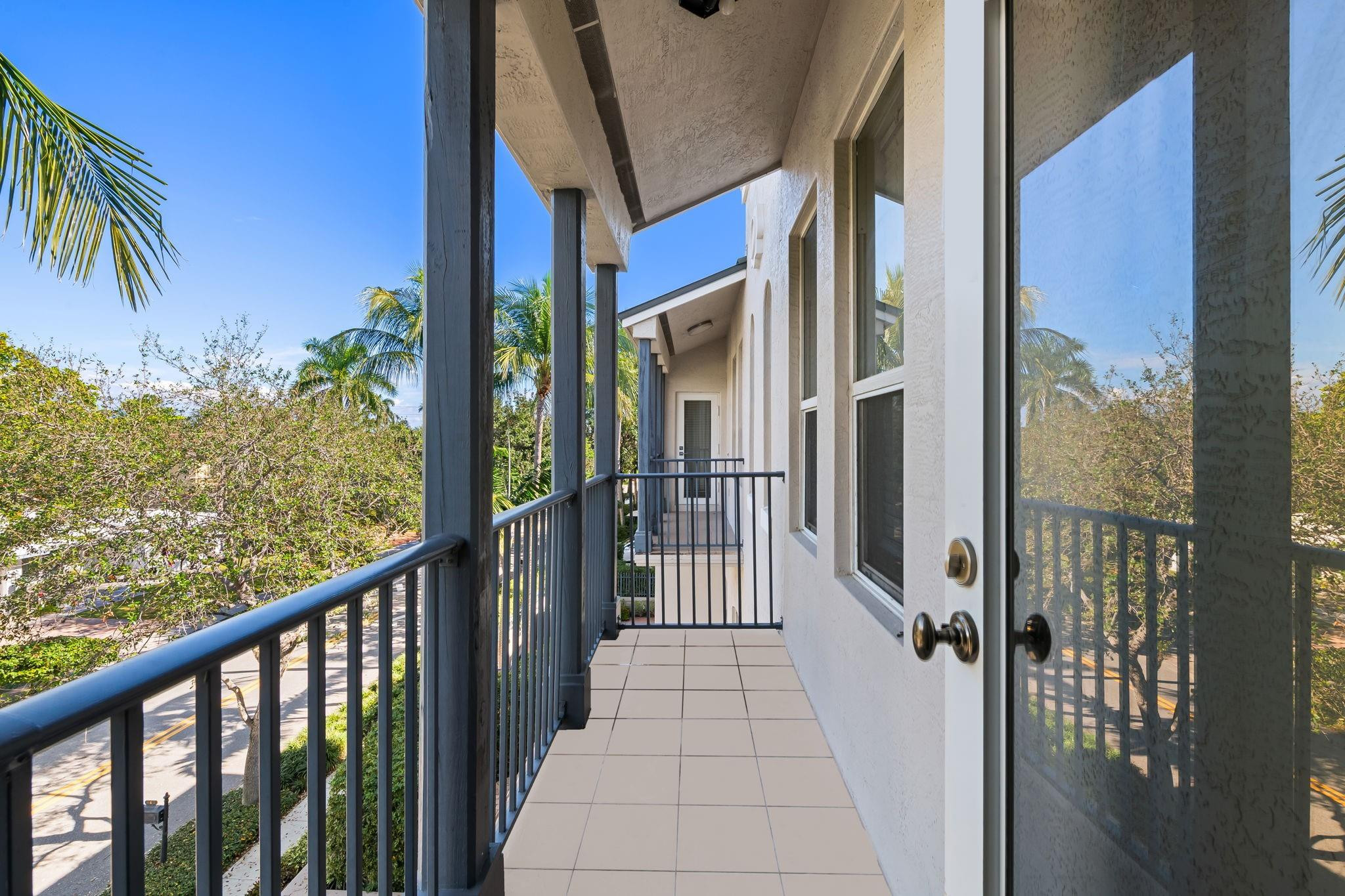 456 East Boca Raton Road Boca Raton, FL 33432 - Photo 27 of 33 a view of a balcony