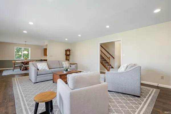 $439,900 | 2271 South Old Ditch Road, Warsaw, IN 46580
