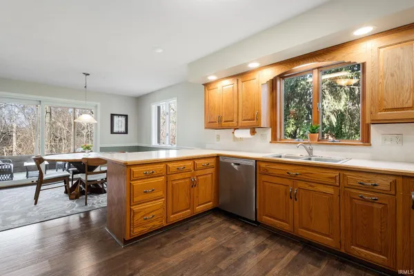 $439,900 | 2271 South Old Ditch Road, Warsaw, IN 46580