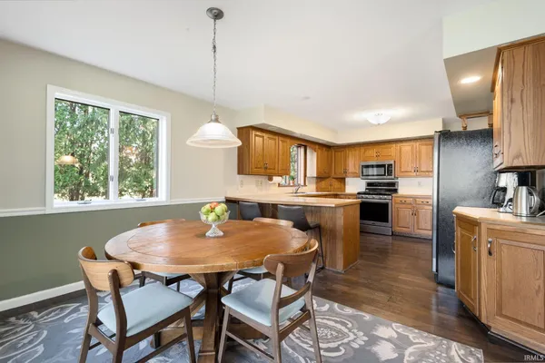 $439,900 | 2271 South Old Ditch Road, Warsaw, IN 46580