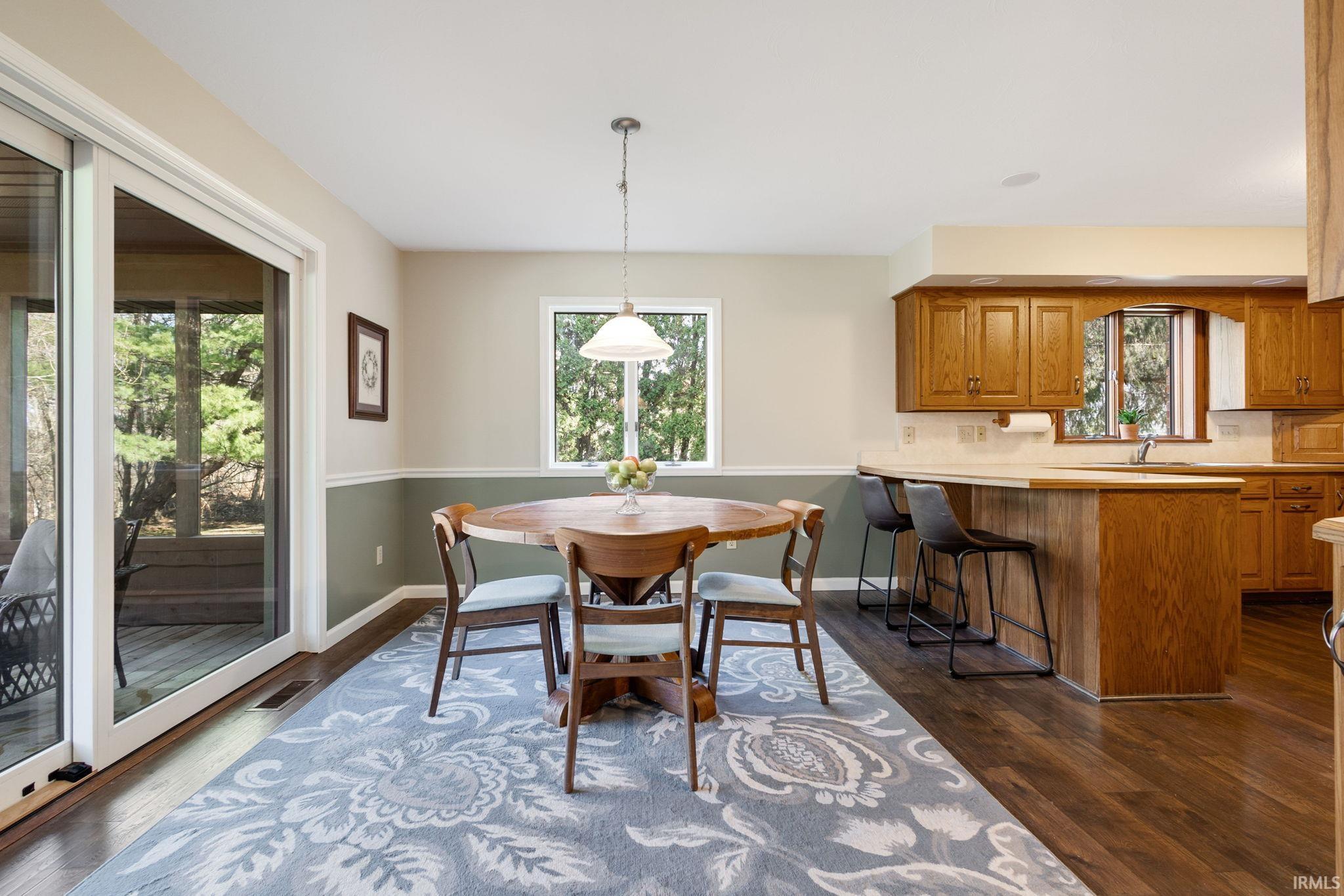 2271 South Old Ditch Road Warsaw, IN 46580 - Photo 9 of 34