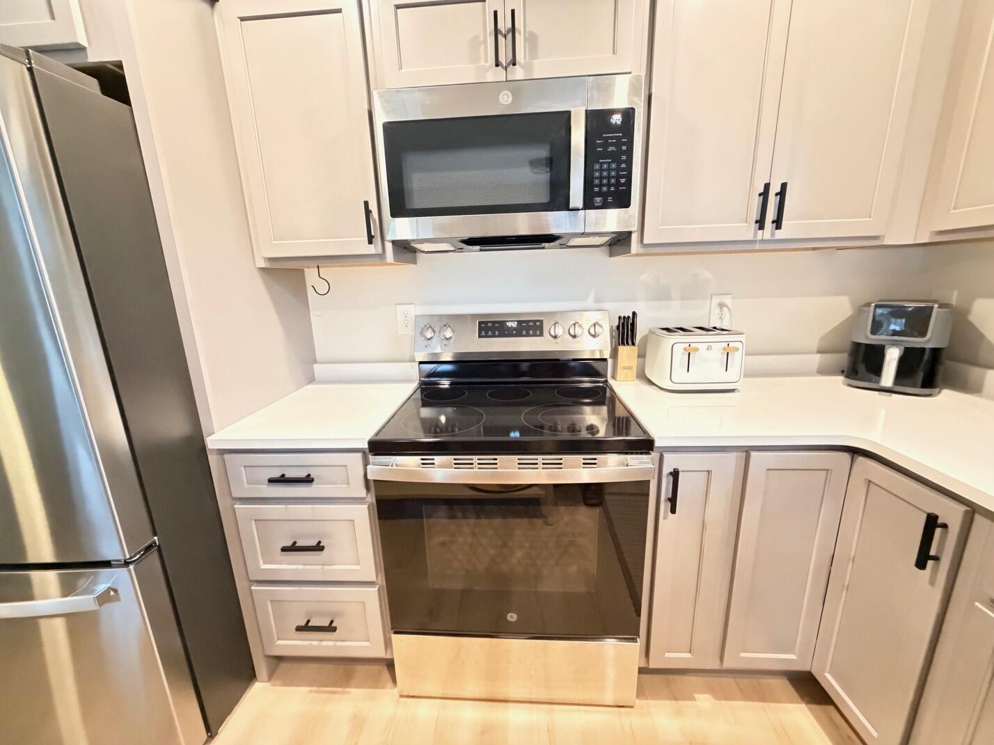 75 Maple Street, Unit 101 Saco, ME 04072 - Photo 6 of 33 IMG_1487
