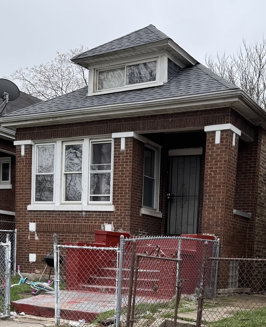 7328 South May Street Chicago, IL 60621 - Photo 1 of 16 Gallery Image 1