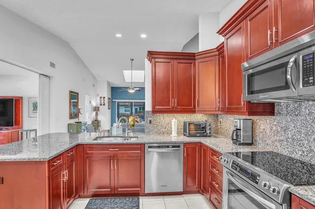 $4,400 | 6099 Waldwick Circle, Delray Beach, FL 33484