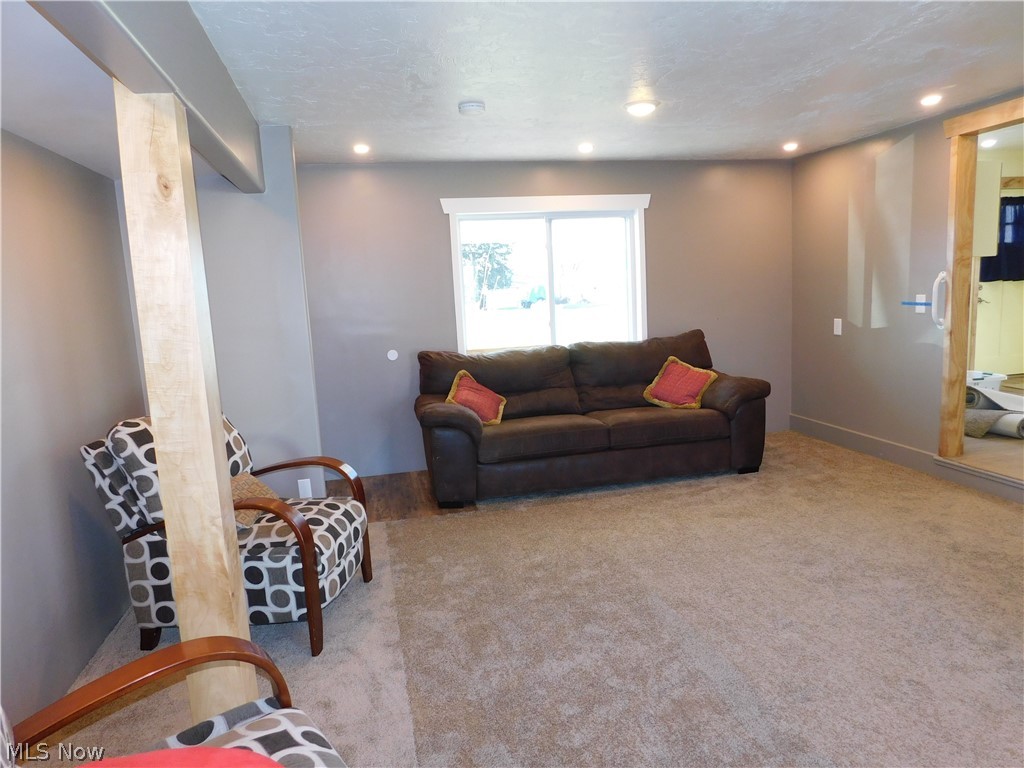 9377 Bechtel Road Elyria, OH 44035 - Photo 4 of 22 Gallery Image 4