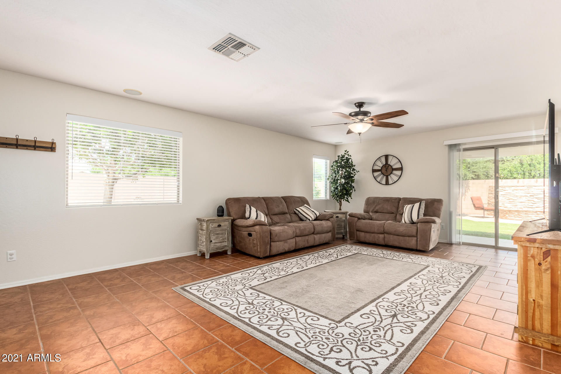 16098 West Calavar Road Surprise, AZ 85379 - Photo 8 of 30 8 - Calavar