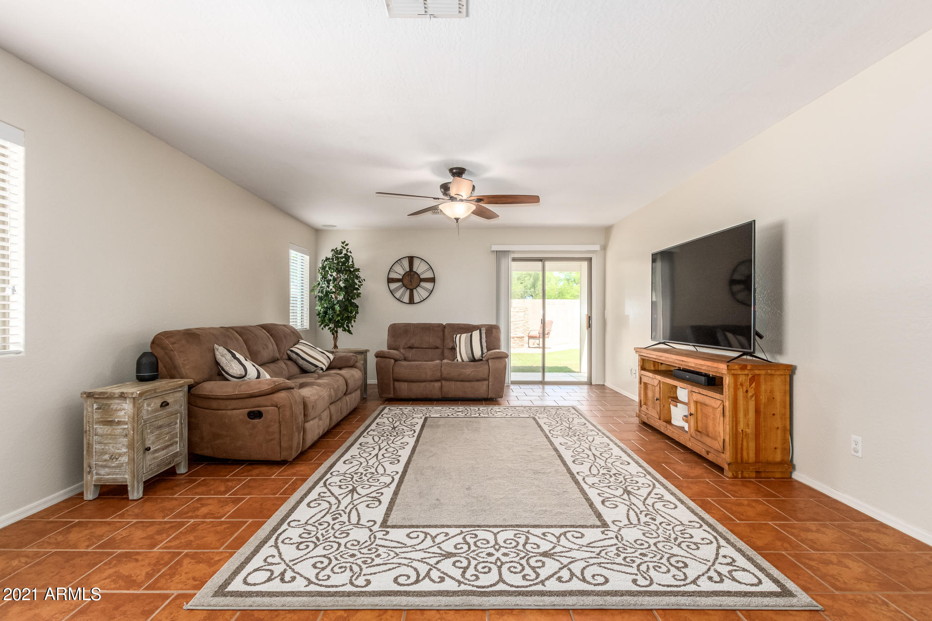16098 West Calavar Road Surprise, AZ 85379 - Photo 9 of 30 9 - Calavar
