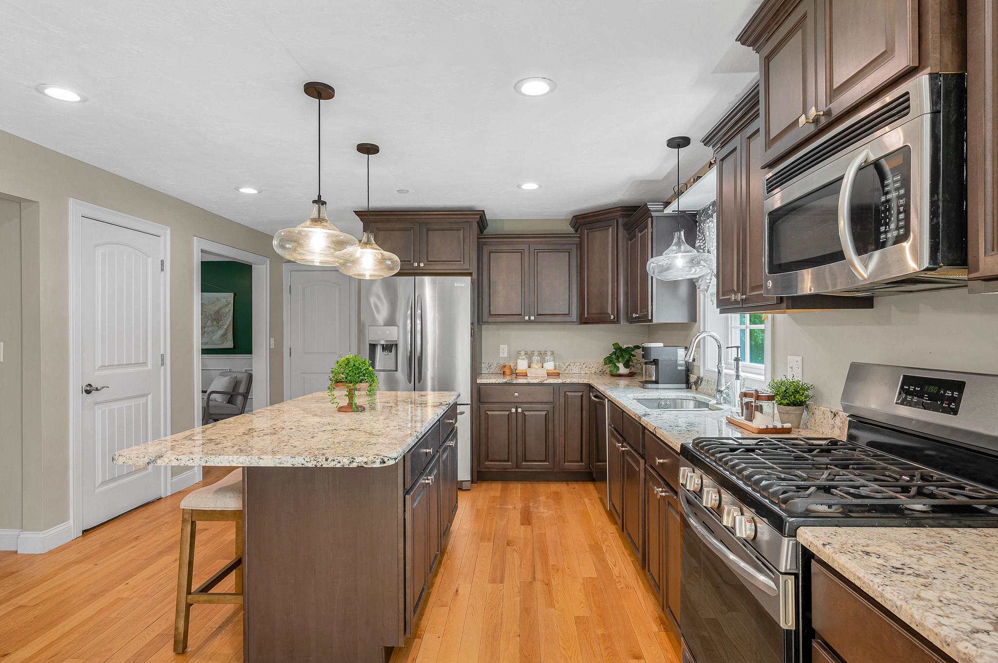132 Clement Road Pelham, NH 03076 - Photo 8 of 49 Gallery Image 8