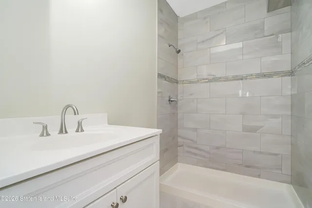 $1,489,888 | 556 Drumgoole Road East | Greenridge