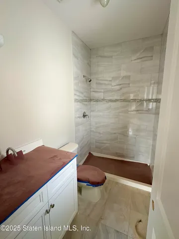 $1,489,888 | 556 Drumgoole Road East | Greenridge