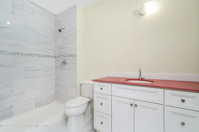 $1,489,888 | 556 Drumgoole Road East | Greenridge