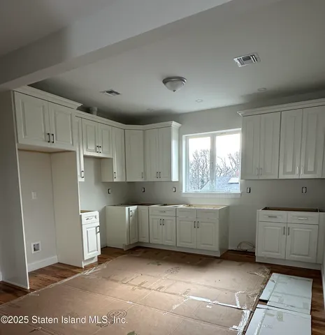 $1,489,888 | 556 Drumgoole Road East | Greenridge