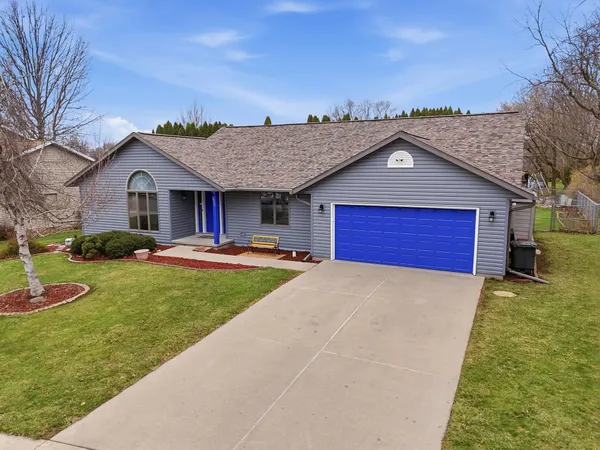 $499,900 | 830 Devonshire Road, Stoughton, WI 53589