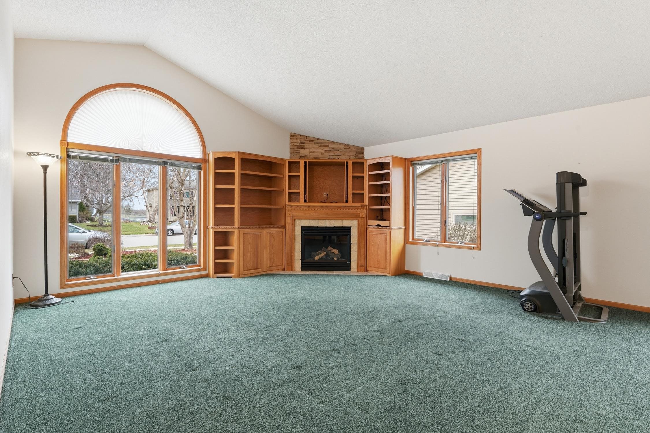 830 Devonshire Road Stoughton, WI 53589 - Photo 5 of 30