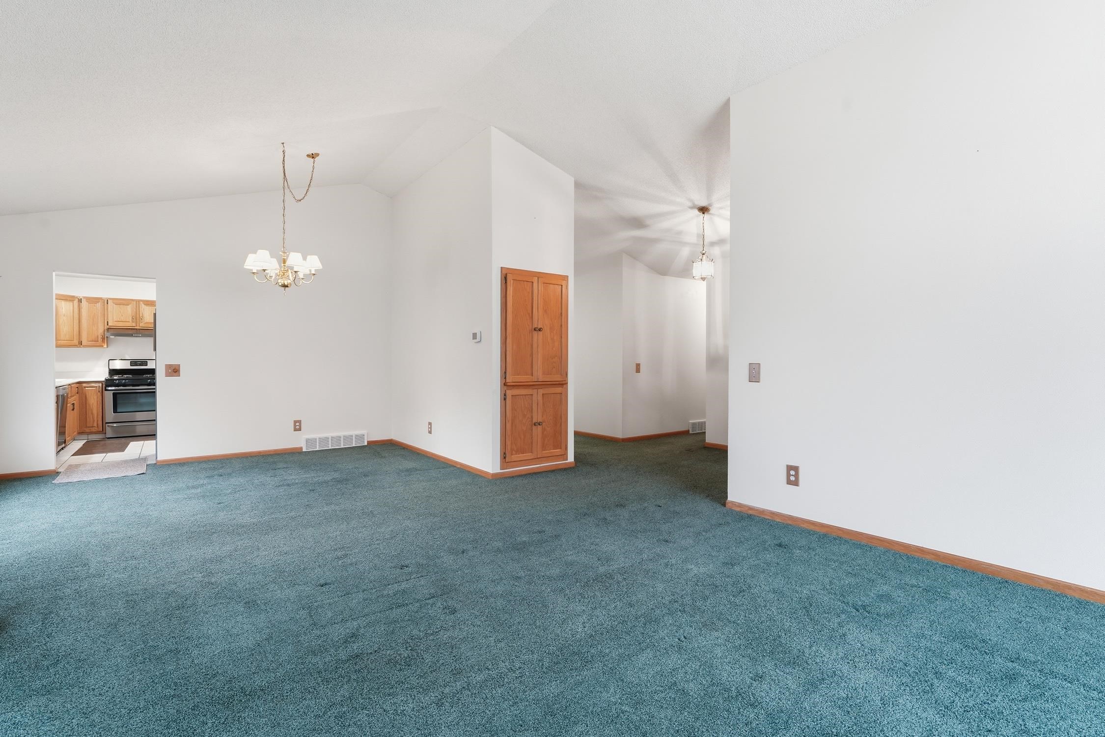 830 Devonshire Road Stoughton, WI 53589 - Photo 6 of 30