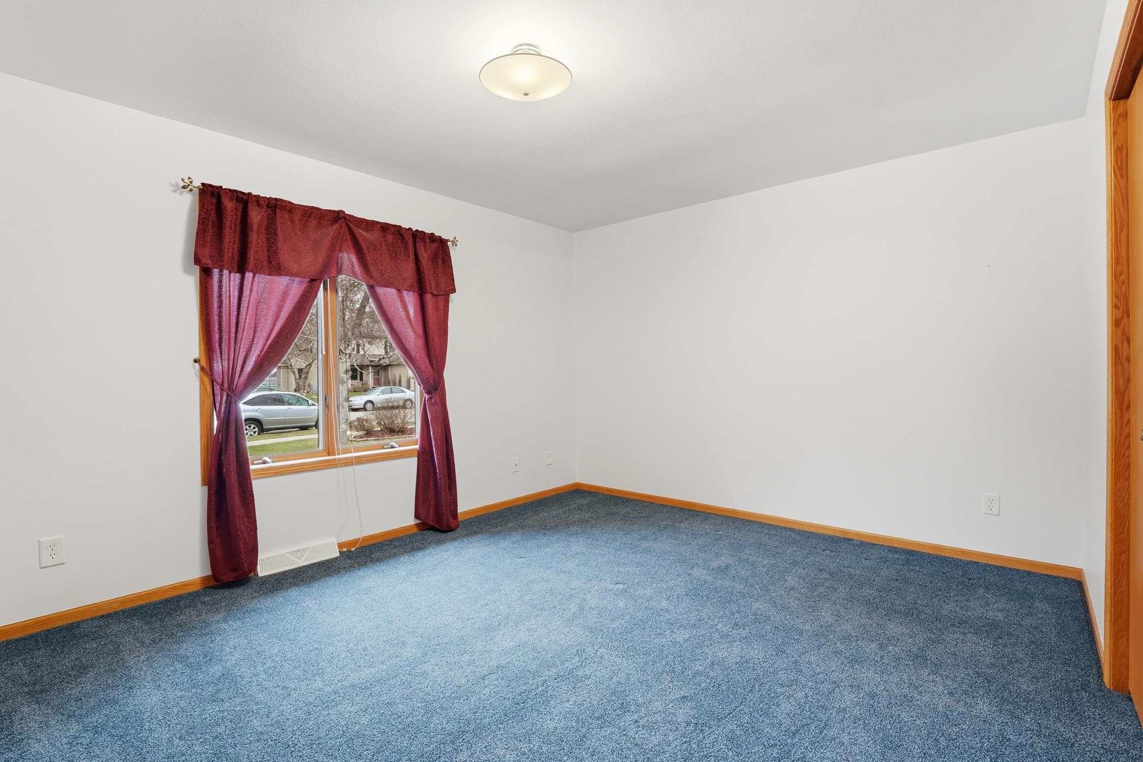 830 Devonshire Road Stoughton, WI 53589 - Photo 9 of 30