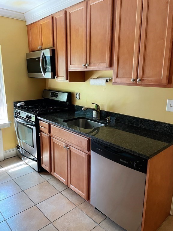 652 Washington Street, Unit 3 Brookline, MA 02446 - Photo 2 of 9