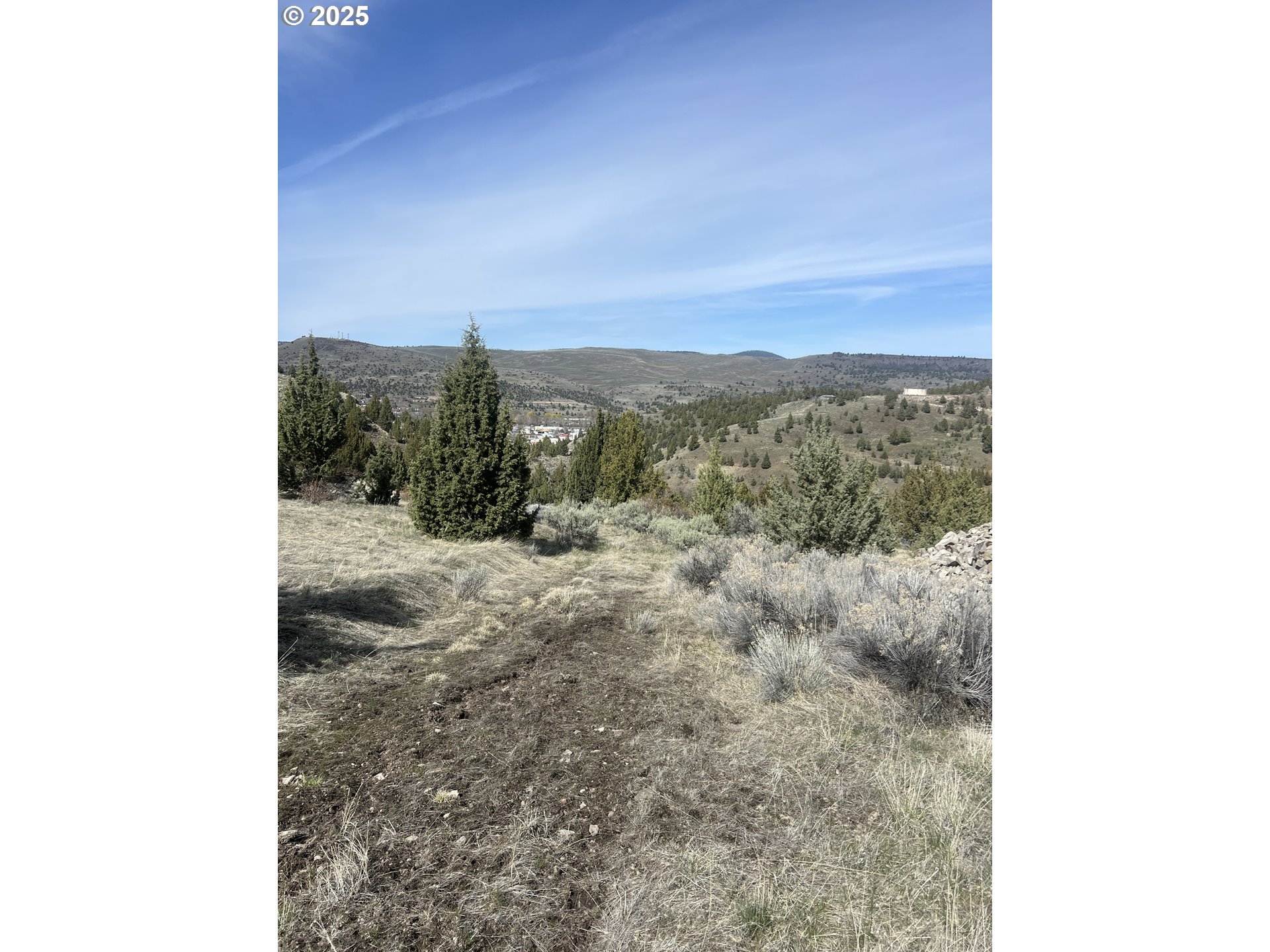 Blue Gulch Road John Day, OR 97845 - Photo 6 of 44 a view of a sky from a balcony