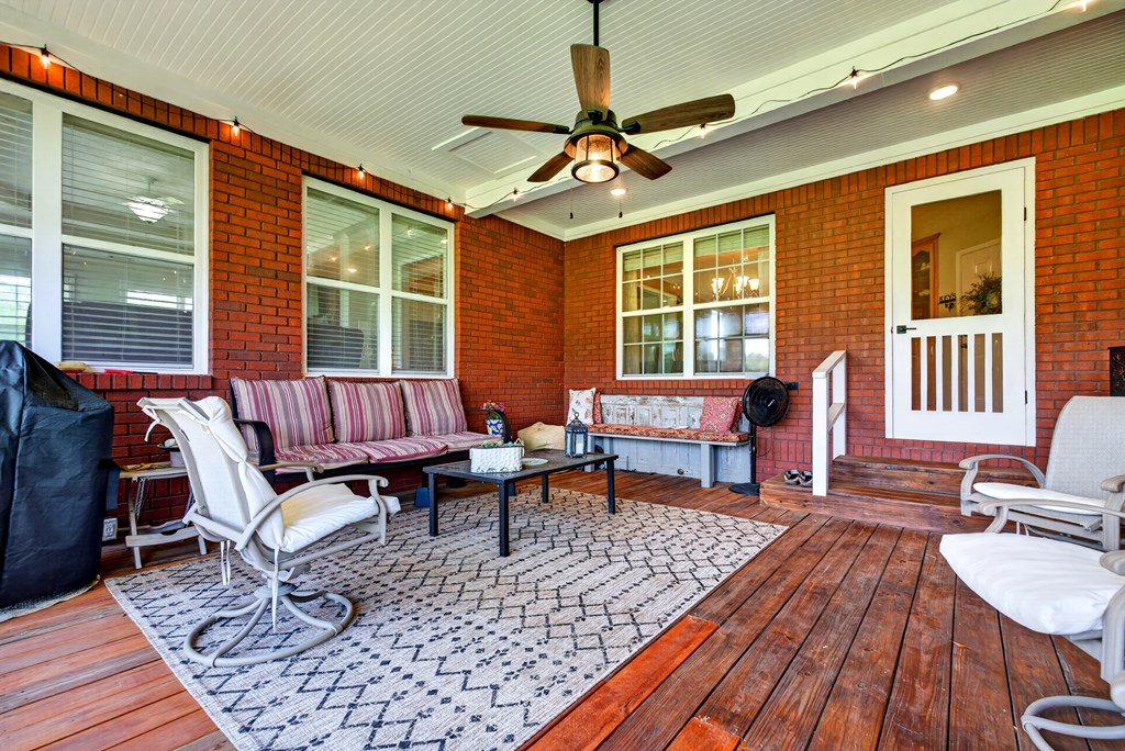 481-494 Sand Pit Road Mauk, GA 31058 - Photo 5 of 94 a living room with furniture and a window