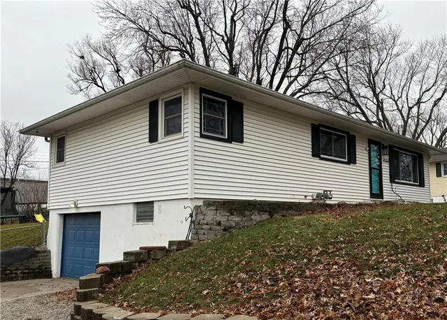 $249,900 | 3226 Jennifer Lane, Country Club, MO 64506