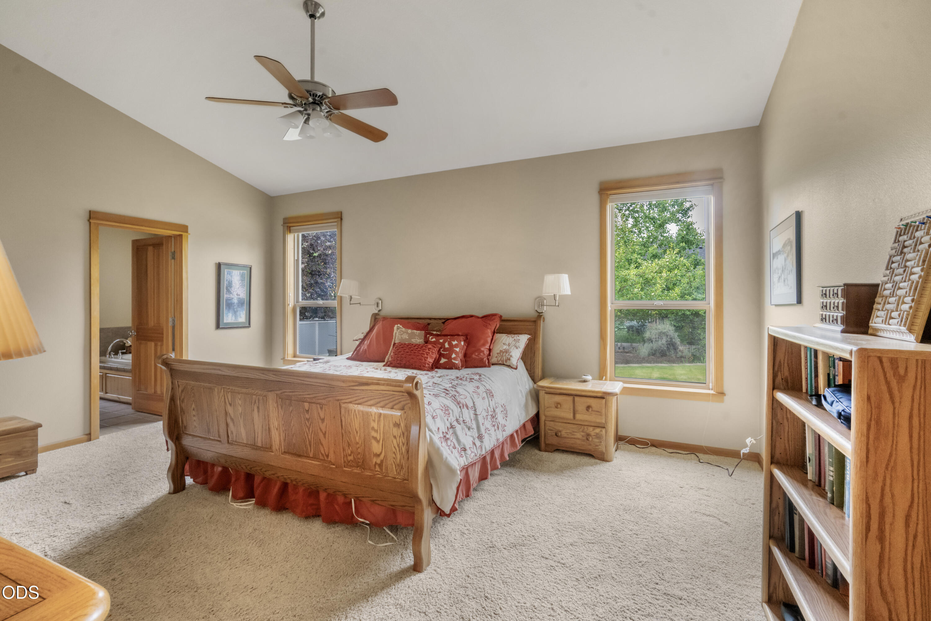 3571 Southwest 36th Place Redmond, OR 97756 - Photo 13 of 39