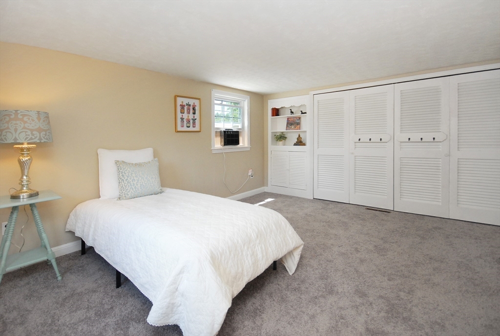12 Edgewood Road Billerica, MA 01821 - Photo 20 of 27
