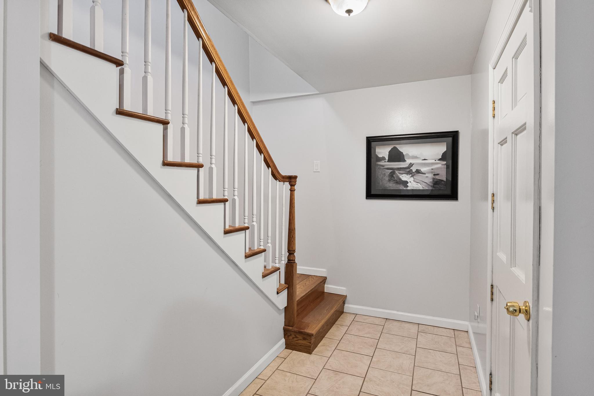 227 Tuckerton Road Medford, NJ 08055 - Photo 20 of 36 Stairscase
