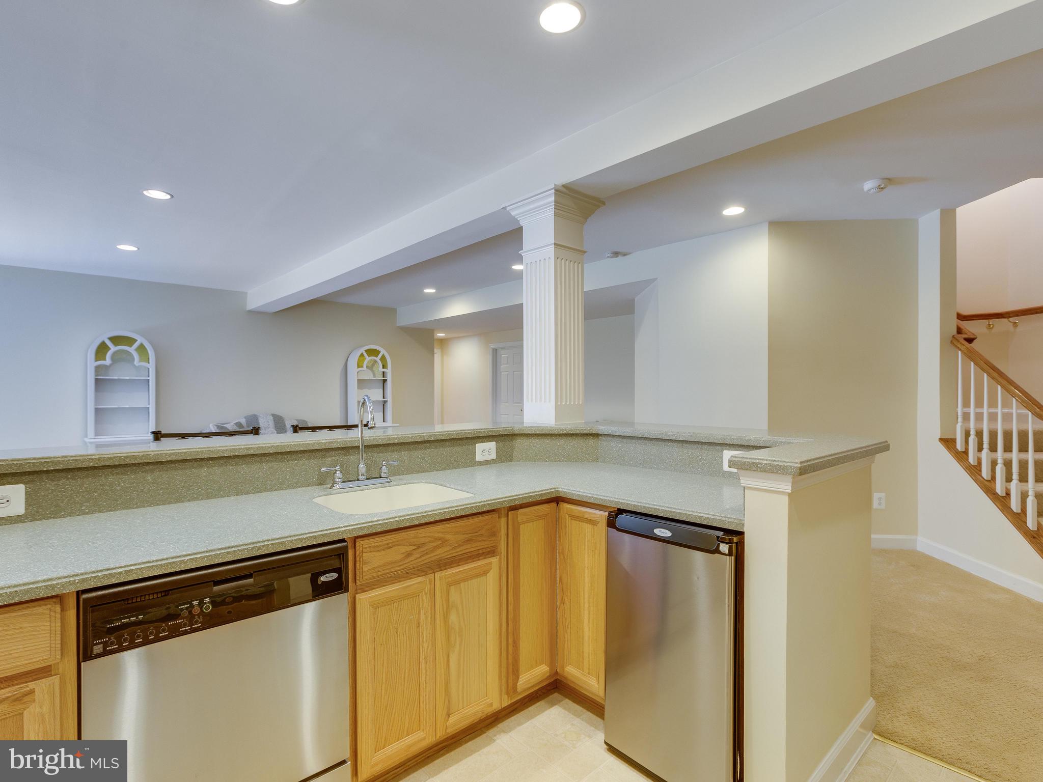42294 Iron Bit Place Chantilly, VA 20152 - Photo 39 of 55 Wet Bar