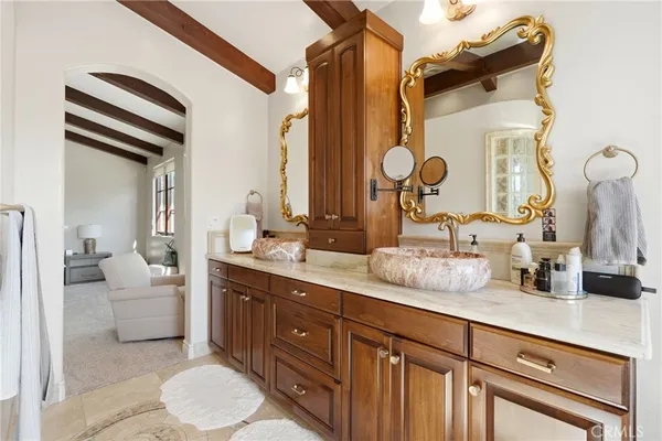 $1,399,999 | 3939 West Robinwood Court, Visalia, CA 93291