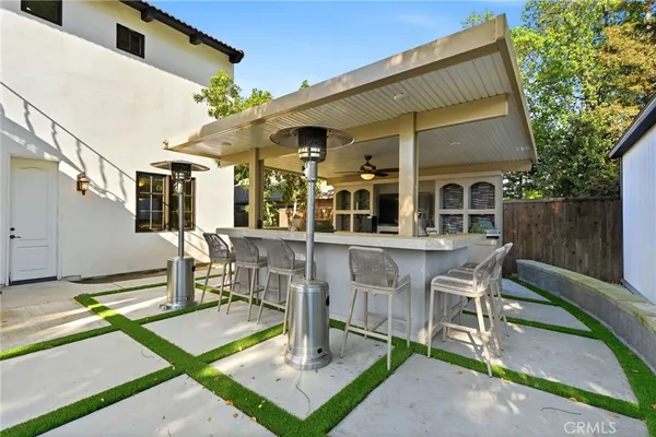 $1,399,999 | 3939 West Robinwood Court, Visalia, CA 93291