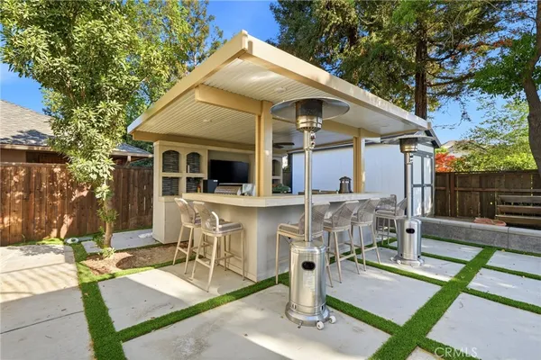 $1,399,999 | 3939 West Robinwood Court, Visalia, CA 93291