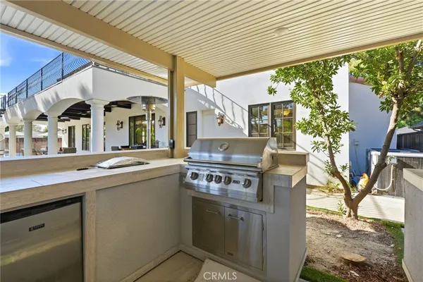 $1,399,999 | 3939 West Robinwood Court, Visalia, CA 93291