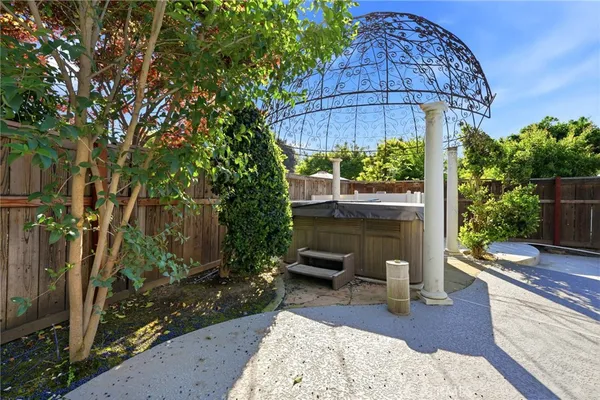 $1,399,999 | 3939 West Robinwood Court, Visalia, CA 93291