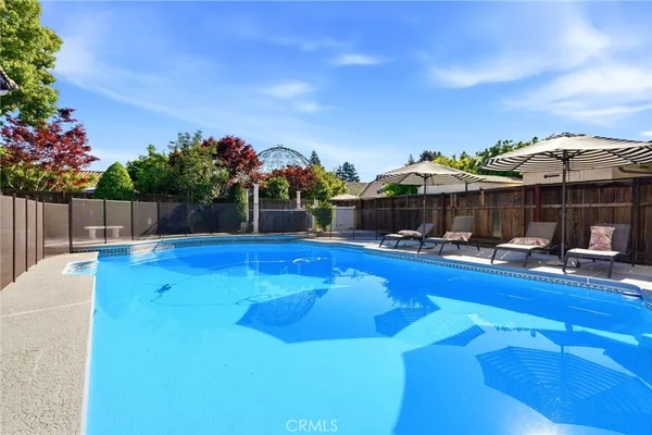 $1,399,999 | 3939 West Robinwood Court, Visalia, CA 93291