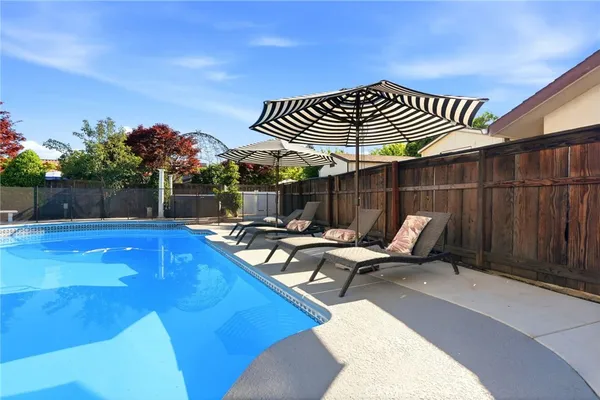 $1,399,999 | 3939 West Robinwood Court, Visalia, CA 93291